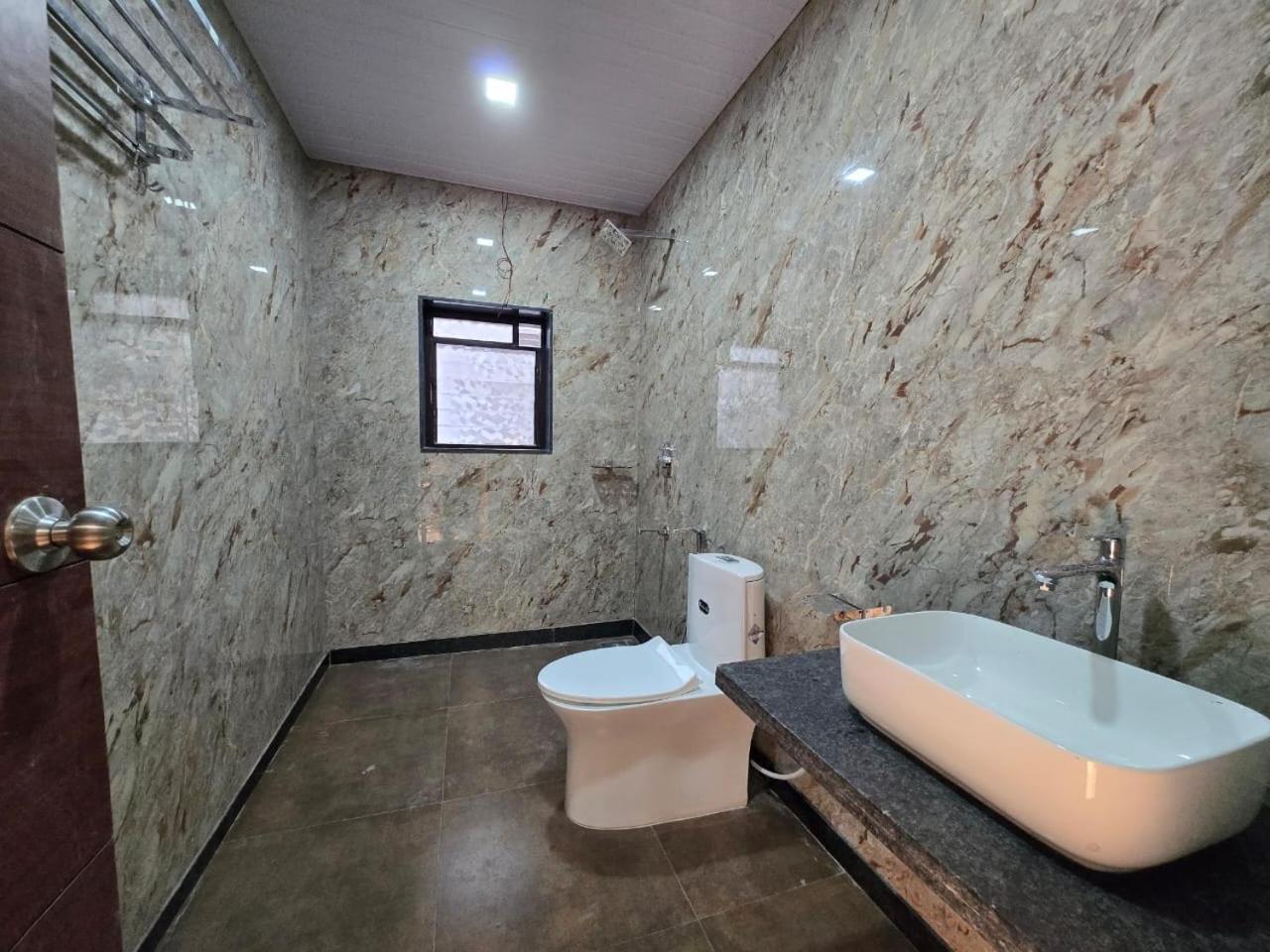Mountain Hill Resort 로나발라 외부 사진